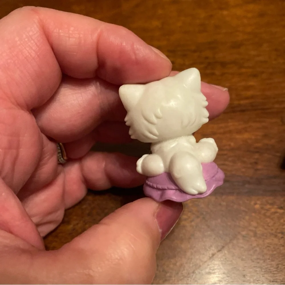 Littlest Pet Shop Persian Cat & Brown Boxer Pencil Toppers